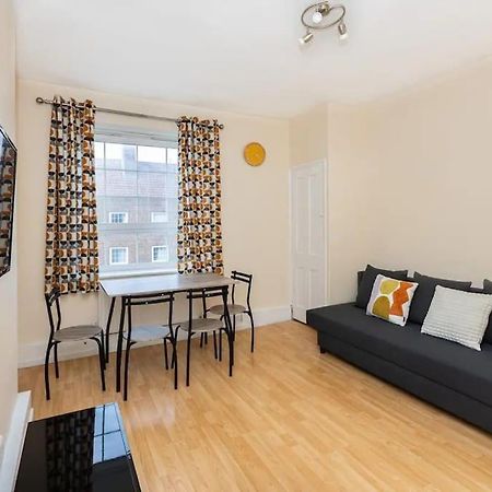 Tranquil 1Br In South Bank With Onsite Parking Lejlighed London Eksteriør billede