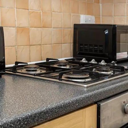 Tranquil 1Br In South Bank With Onsite Parking Lejlighed London Eksteriør billede