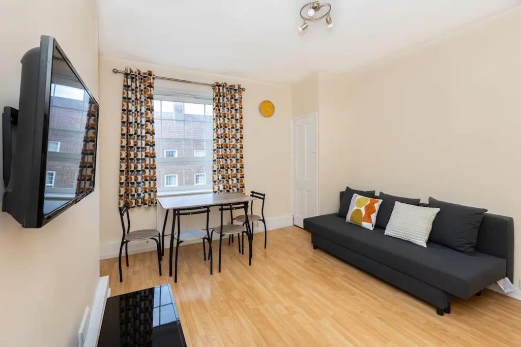 Tranquil 1Br In South Bank With Onsite Parking Lejlighed London Eksteriør billede