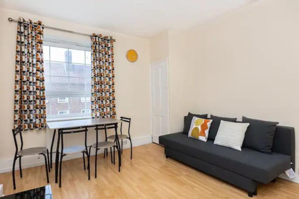 Tranquil 1Br In South Bank With Onsite Parking Lejlighed London Eksteriør billede