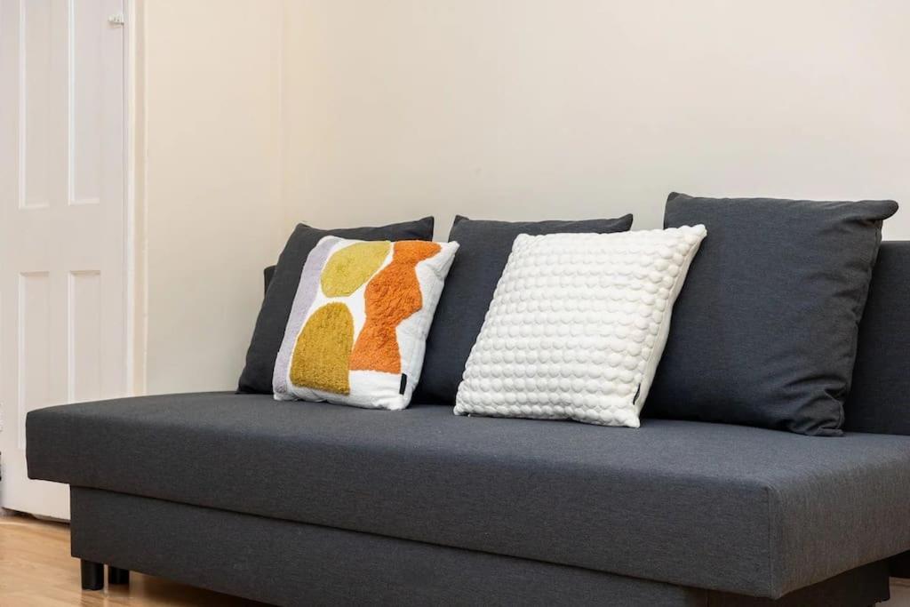 Tranquil 1Br In South Bank With Onsite Parking Lejlighed London Eksteriør billede