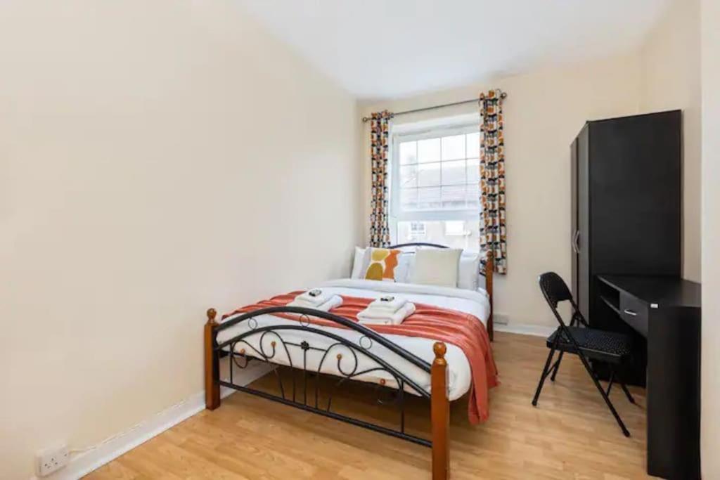 Tranquil 1Br In South Bank With Onsite Parking Lejlighed London Eksteriør billede
