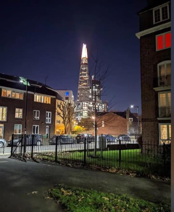 Tranquil 1Br In South Bank With Onsite Parking Lejlighed London Eksteriør billede