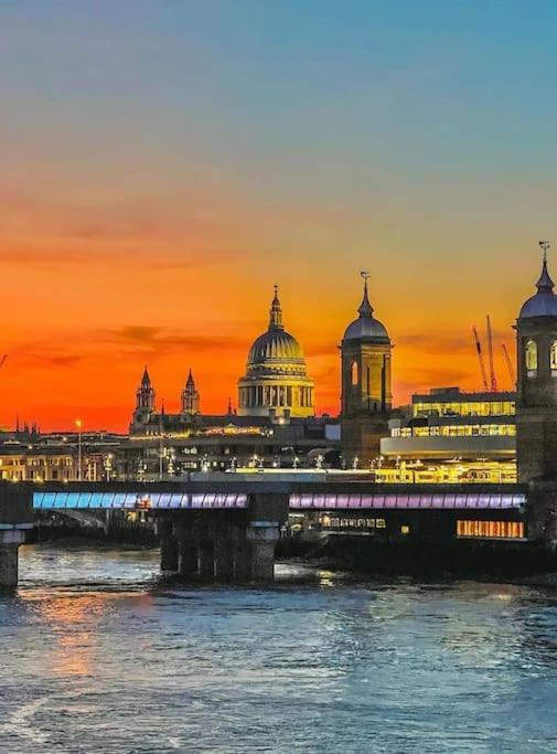 Tranquil 1Br In South Bank With Onsite Parking Lejlighed London Eksteriør billede